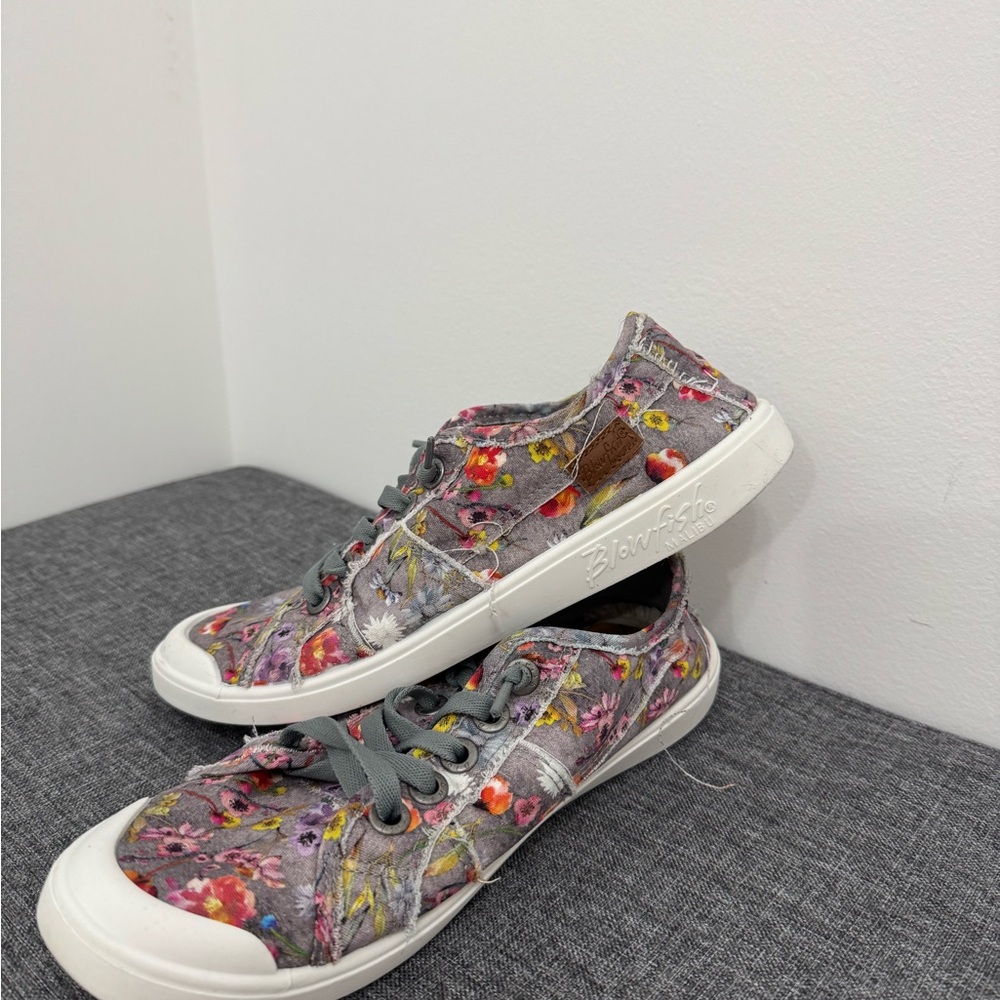 Women’s Blowfish Malibu Multicolor Floral Canvas Sneakers Size 8 - Like New
